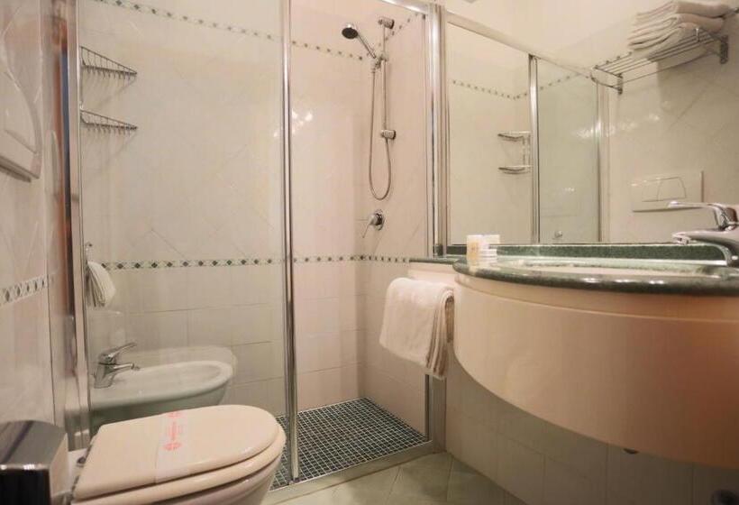 스탠다드 트리플 발코니 룸, Caribia Pinarella