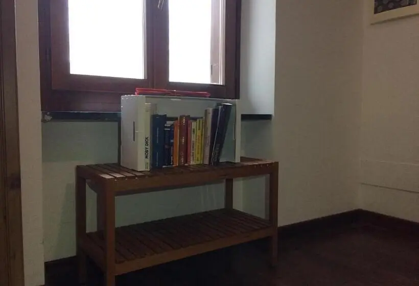 Standard Kolmen Hengen Huone, Cascina Govean