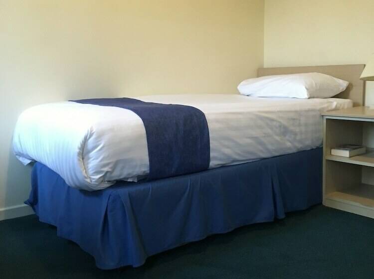 标准单人间, Hinsley Hall