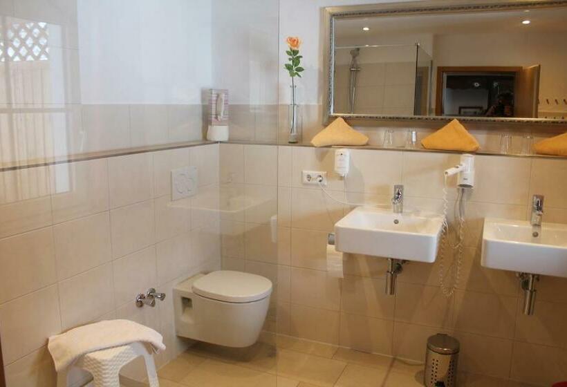 Quarto Quádruplo Familiar, & Restaurant Grüner Baum   Die Grüne Oase Am Feldberg