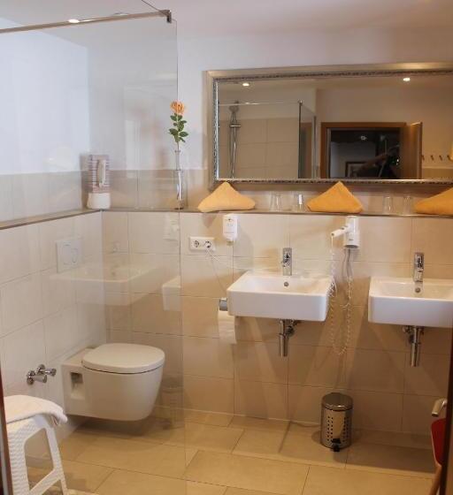 Quarto Quádruplo Familiar, & Restaurant Grüner Baum   Die Grüne Oase Am Feldberg