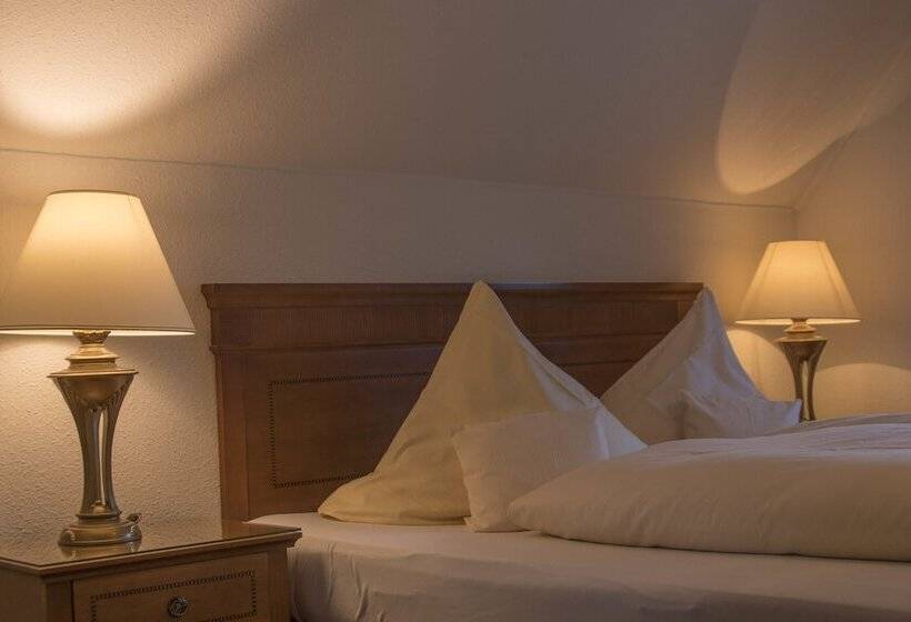 Quarto Estandar com Sacada, & Restaurant Grüner Baum   Die Grüne Oase Am Feldberg