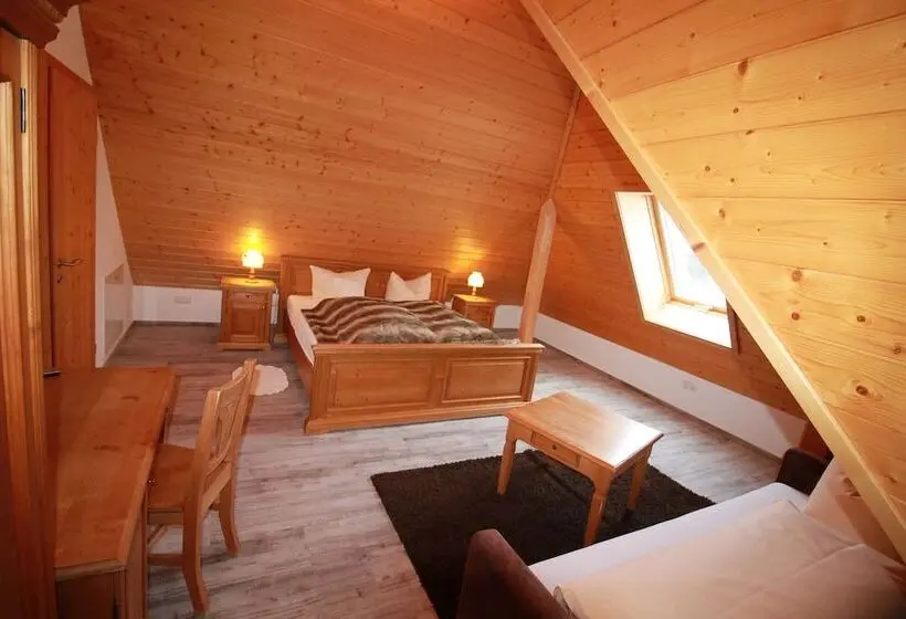 Huoneisto 2 Makuuhuonetta, & Restaurant Grüner Baum Die Grüne Oase Am Feldberg