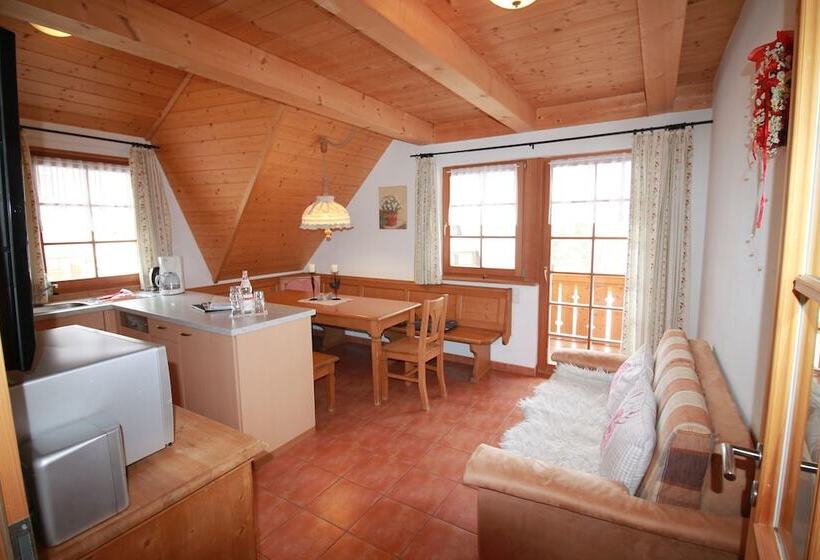 Apartamento 2 Dormitórios, & Restaurant Grüner Baum   Die Grüne Oase Am Feldberg