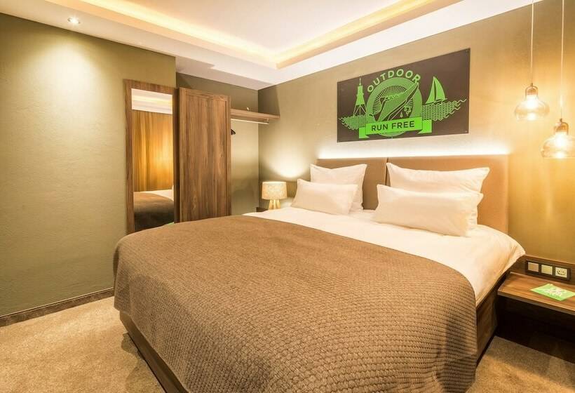 جناح جونيور, Pura Vida Hotel Cuxhaven