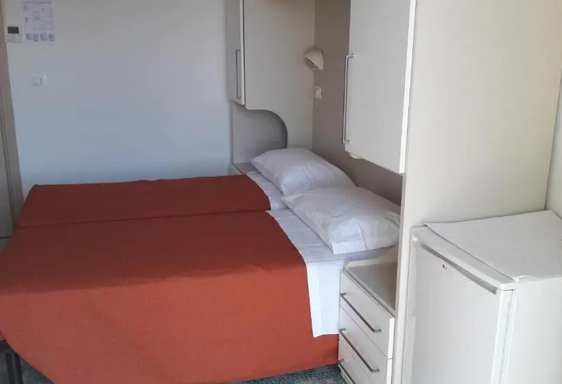 スタンダードルーム, B&b   Meuble    Hotel  Cordiale