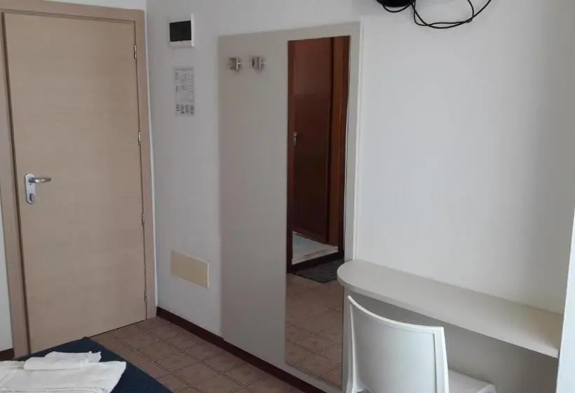 エコノミールーム, B&b   Meuble    Hotel  Cordiale