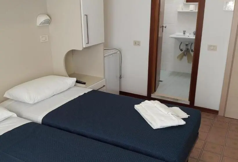 エコノミールーム, B&b   Meuble    Hotel  Cordiale