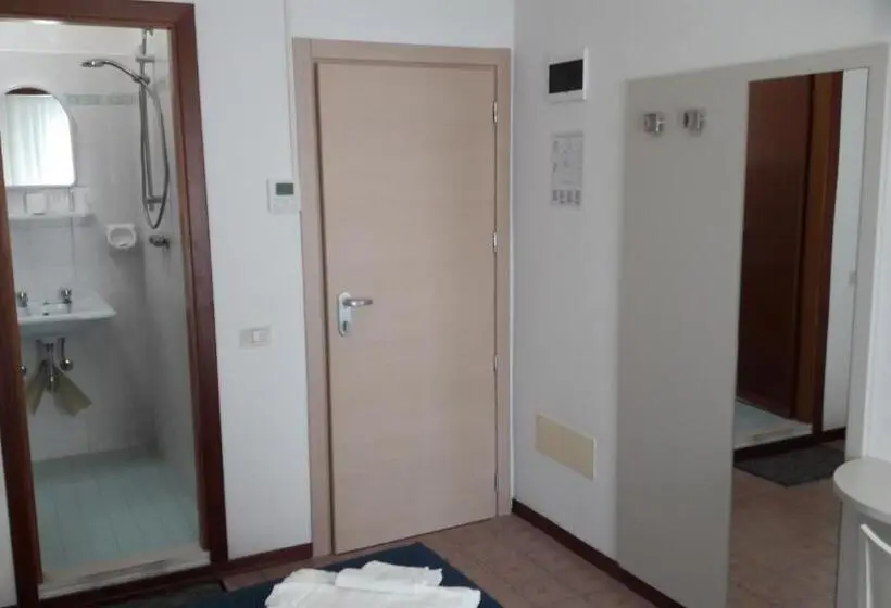エコノミールーム, B&b   Meuble    Hotel  Cordiale