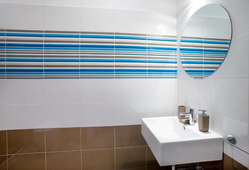 スタンダードトリプルルーム, La Rocca Scavata