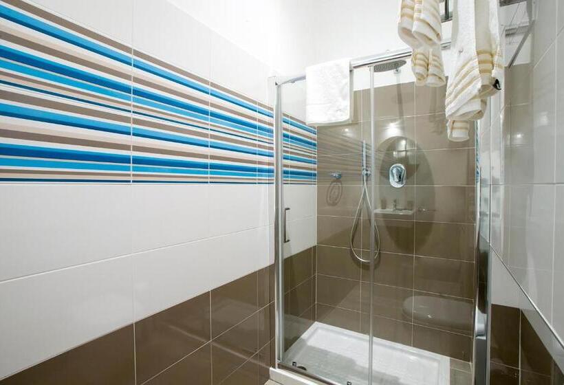 スタンダードトリプルルーム, La Rocca Scavata