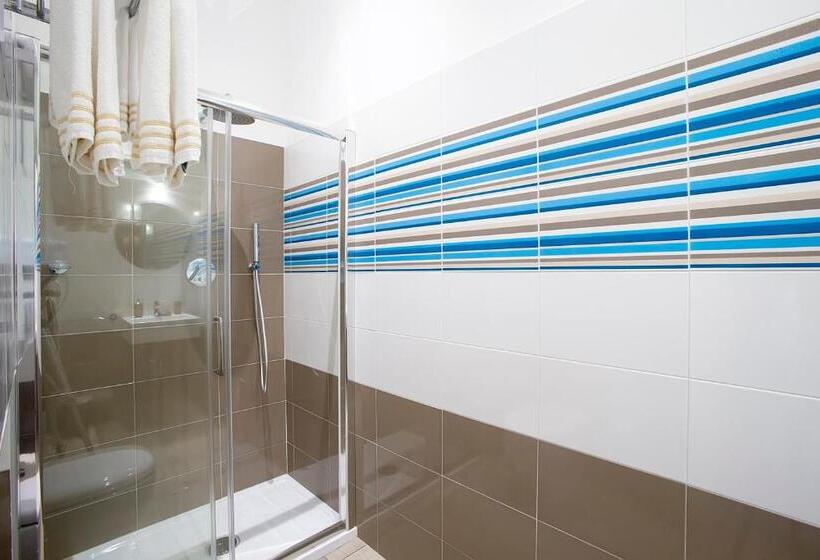 スタンダードルーム, La Rocca Scavata