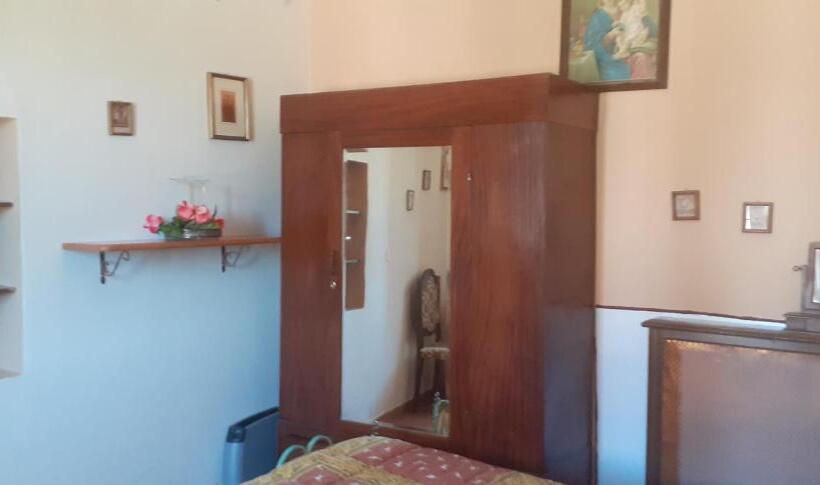 家庭间, La Vecchia Quercia