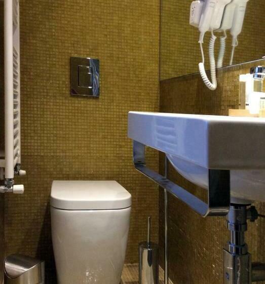 اتاق اکونومی, Maison Fleurie