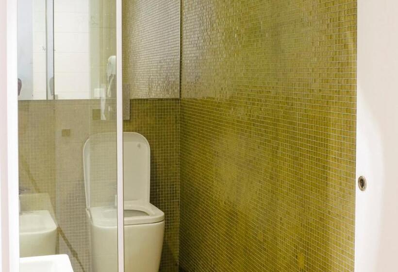 اتاق اجرایی, Maison Fleurie