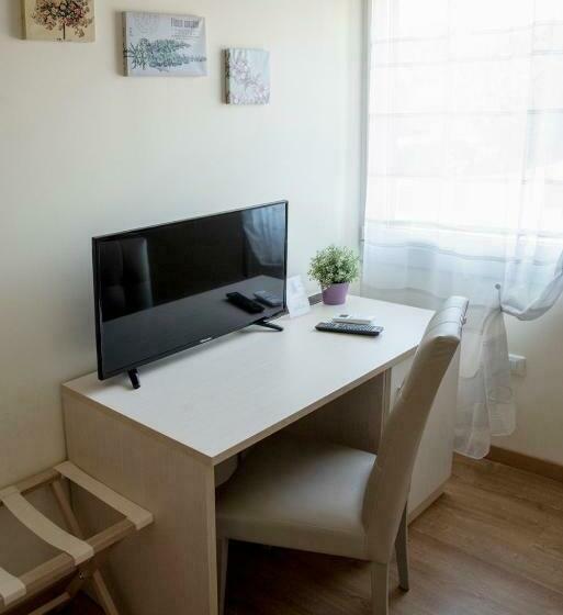 اتاق استاندارد یک نفره, Treviso Rooms