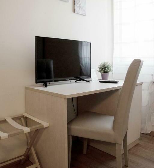 اتاق استاندارد یک نفره, Treviso Rooms