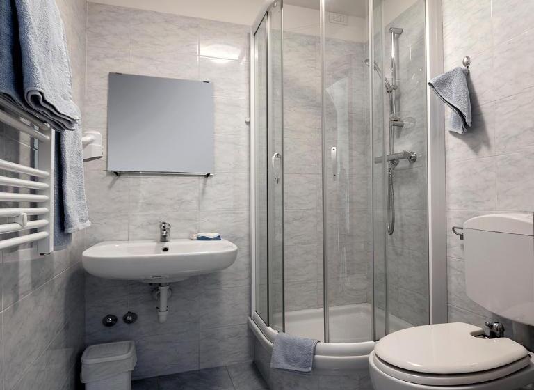 اتاق استاندارد یک نفره, Treviso Rooms