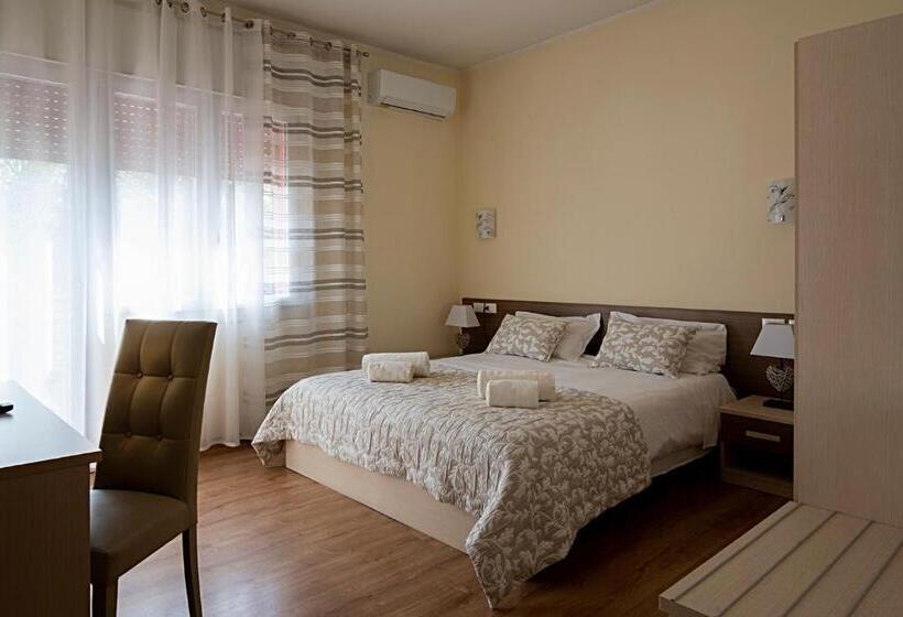 اتاق استاندارد با تراس, Treviso Rooms