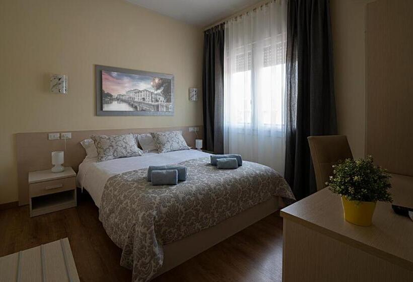 اتاق استاندارد, Treviso Rooms