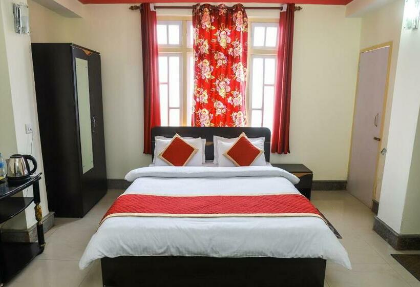 اتاق لوکس خانوادگی, Dungmali Heritage Resort