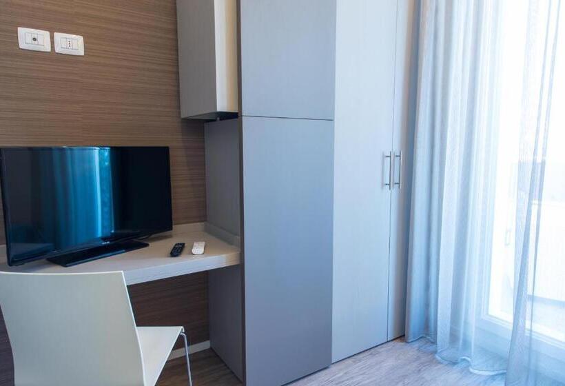 Standardzimmer mit Meerblick & Balkon, 2000