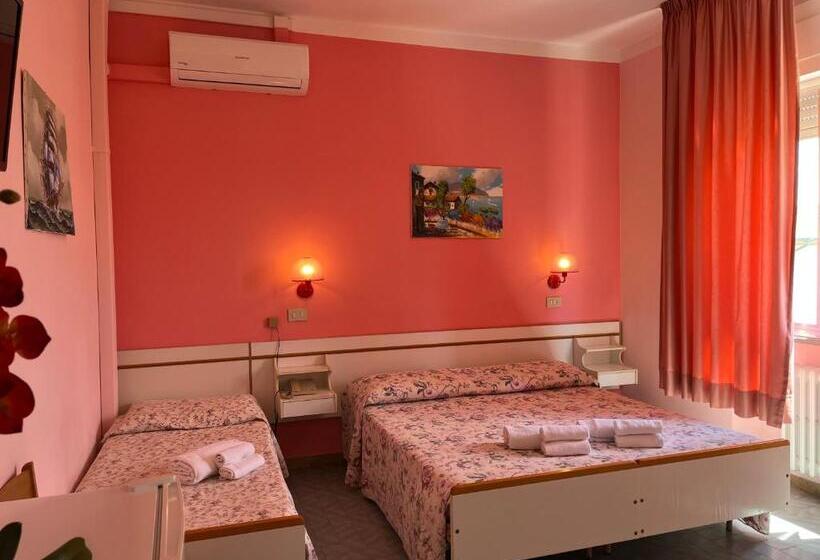 Номер Deluxe, Ellymar