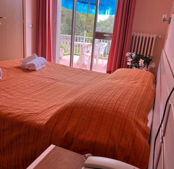 Номер Deluxe с Балконом, Ellymar