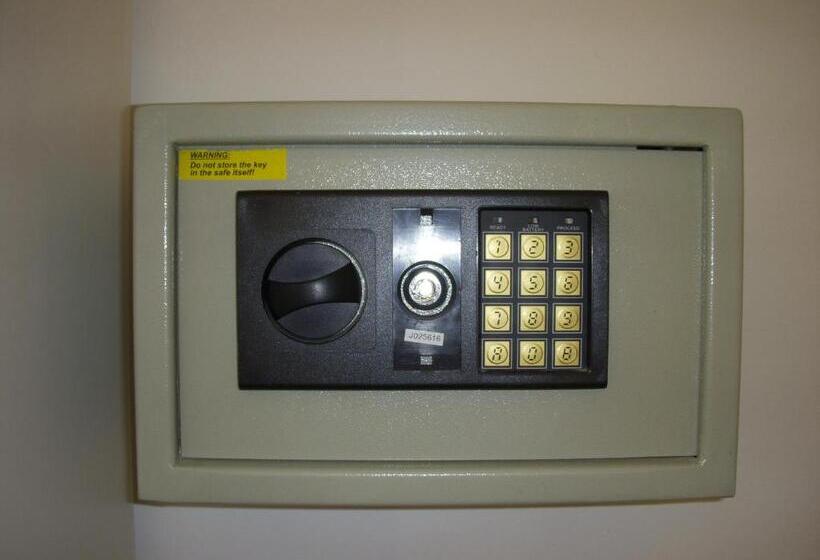 Pokój Czteroosobowy Standard, Pensione Rossi