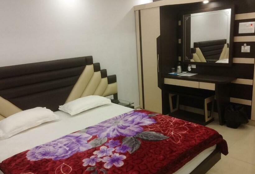 Deluxe Rum, S G International