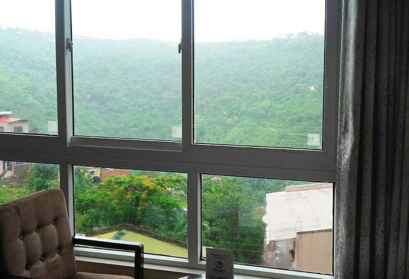 Номер Deluxe, Treebo Residency