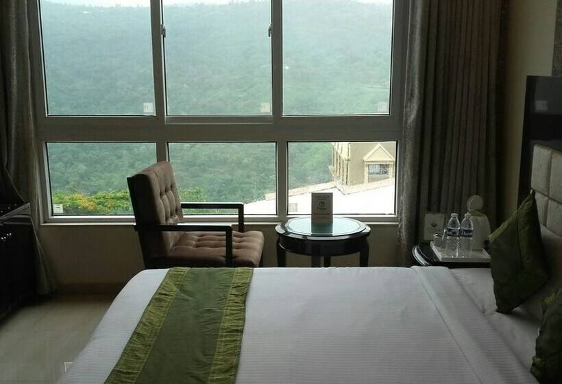 Номер Deluxe, Treebo Residency