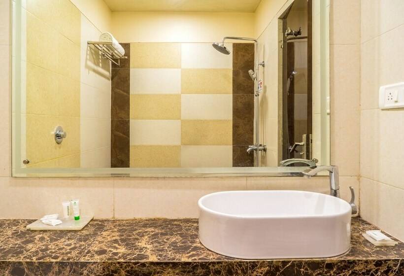 Номер Стандарт, Treebo Residency