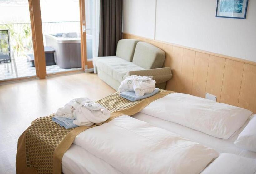 Номер Deluxe с Гидромассажем, Venezia