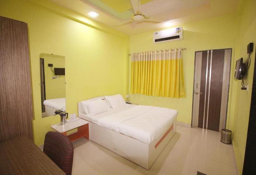 Chambre Deluxe, Somnath Sagar