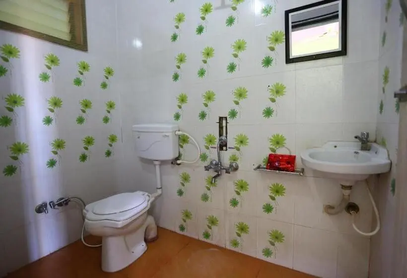 Chambre Triple Deluxe, Somnath Sagar
