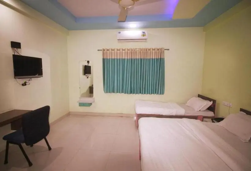 Chambre Triple Deluxe, Somnath Sagar