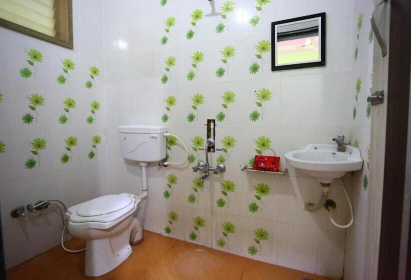 Chambre Triple Deluxe, Somnath Sagar