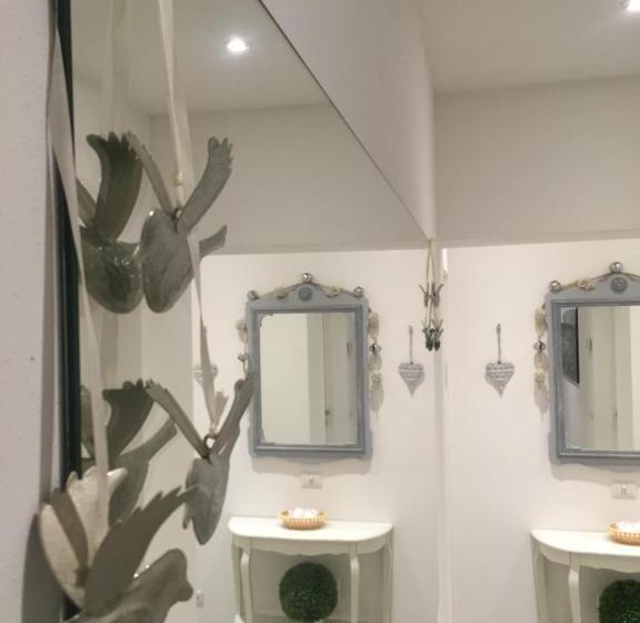 Полулюкс Повышенной Комфортности, Siena Vip B&b