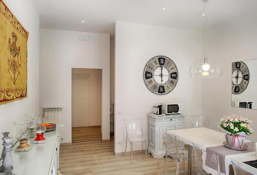 Полулюкс Вид на Сад, Siena Vip B&b