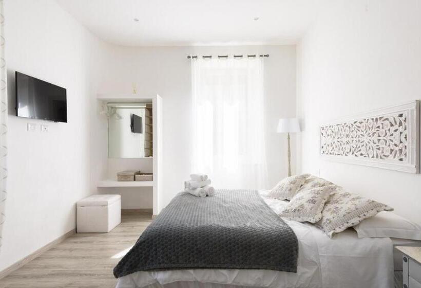 Полулюкс Вид на Сад, Siena Vip B&b