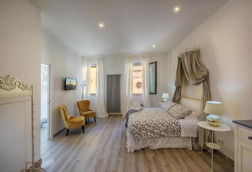 Студия Стандарт, Siena Vip B&b