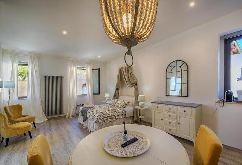 Студия Стандарт, Siena Vip B&b