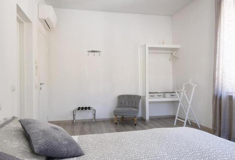 Полулюкс Повышенной Комфортности, Siena Vip B&b