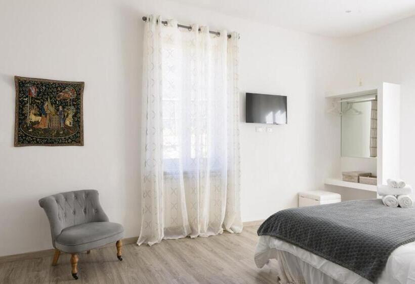 Полулюкс Вид на Сад, Siena Vip B&b