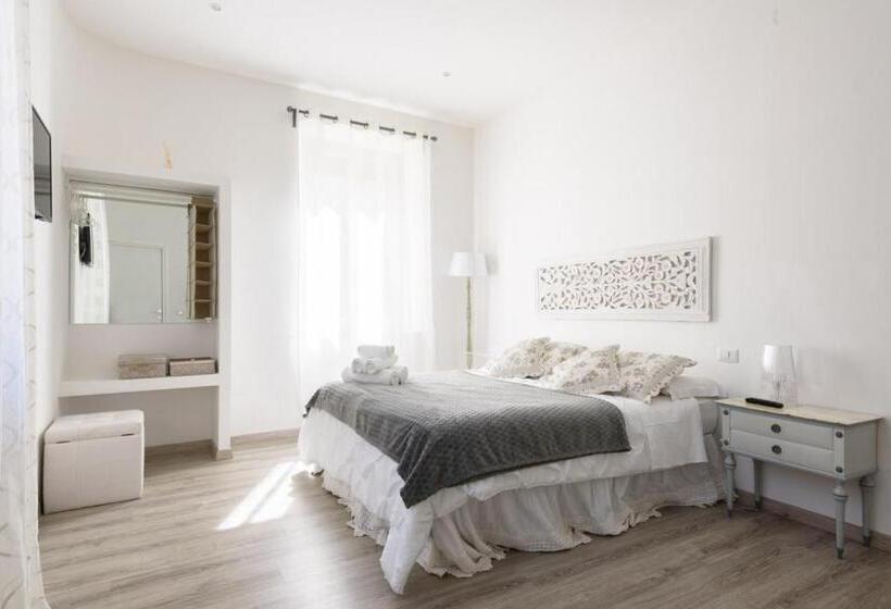 Полулюкс Вид на Сад, Siena Vip B&b