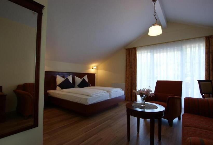 חדר סטנדרט עם מרפסת, Waldcafé Hotel Restaurant