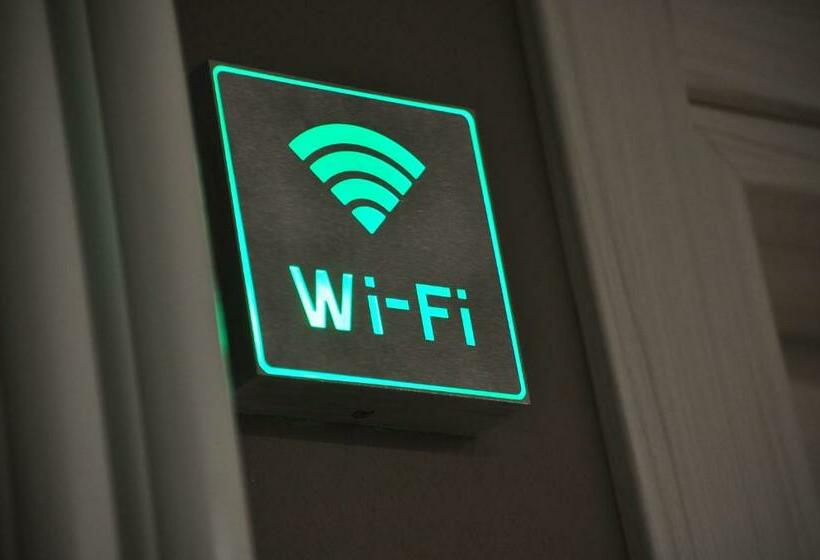 اتاق کلاسیک سه تخته, Artisti Rooms