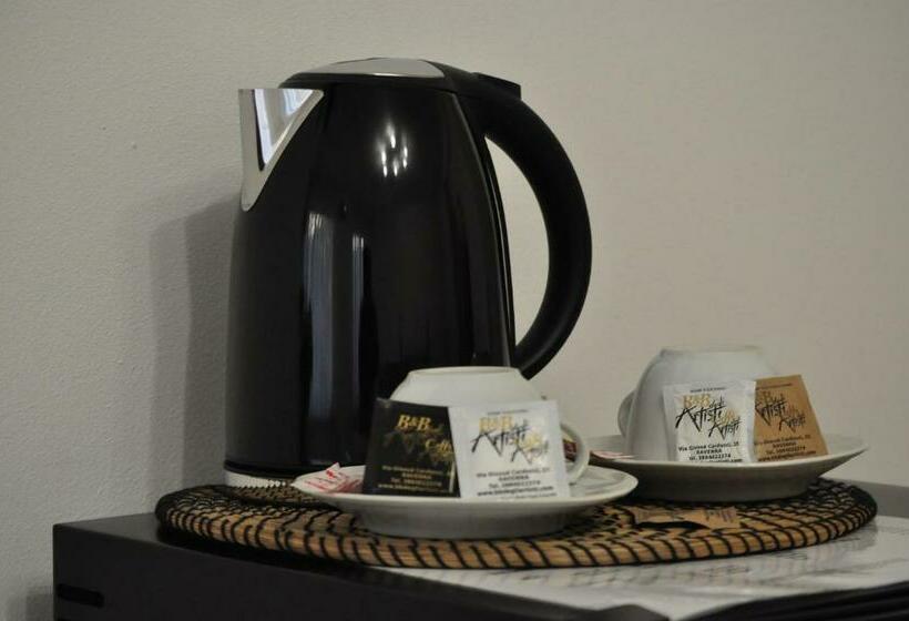 اتاق کلاسیک سه تخته, Artisti Rooms