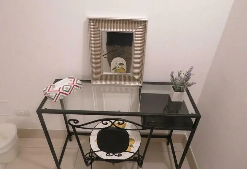 اتاق کلاسیک سه تخته, Artisti Rooms